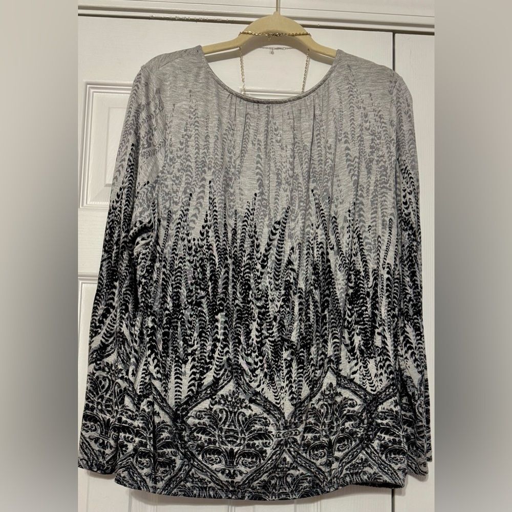 Chico's top! - Picture 8 of 12